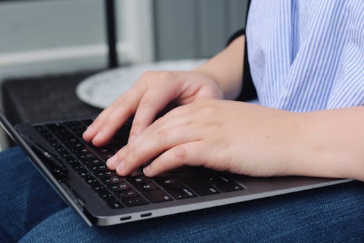 Unraveling the Rich History of Blue Jeans: From Workwear to Fashion Icon