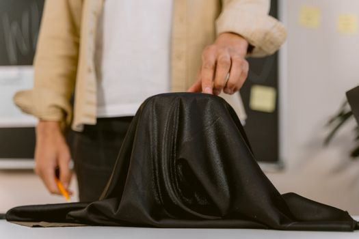 High-End vs. Mid-Range Jackets: Unveiling the Secrets to Lasting Shape Retention